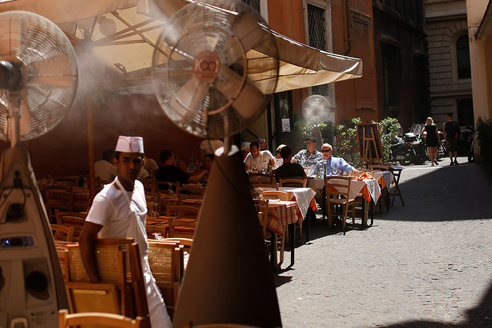Фото - Итальянские рестораны начали помещать счета за электричество в чеках и на витринах
