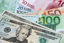 Фото - Курсы доллара и евро на Мосбирже упали по итогам торгов 30 августа