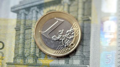 Фото - Курс евро упал к доллару до минимума за 20 лет после остановки «Северного потока»