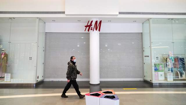 Фото - H&M начал закрывать свои магазины на территории России